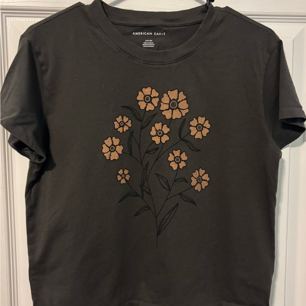 American Eagle Outfitters Floral Graphic Tee